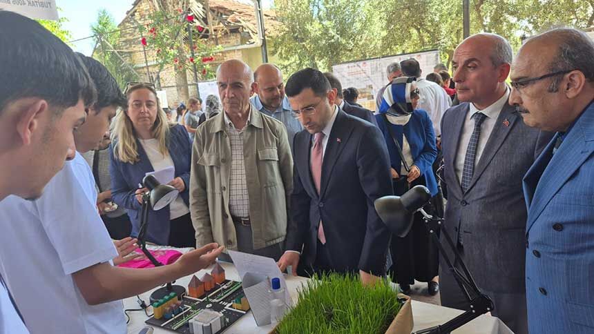Saraykoyde Genc Beyinler Sov Yapti Bilim Fuari Buyuk Ilgi Gordu 4