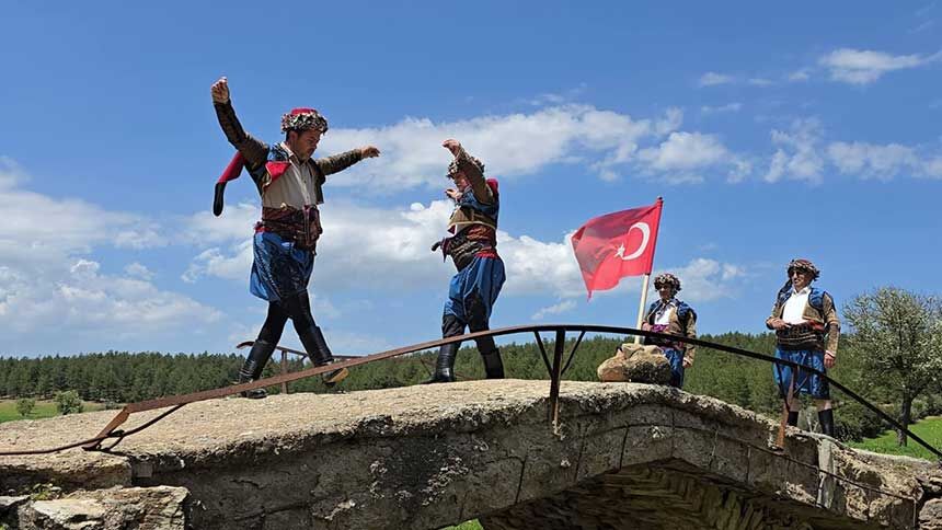 Tarihi Mekanlarda Zeybek Coskusu Yasandi 6