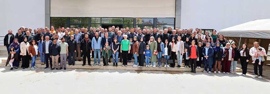 Tavasta Emegin Bayrami Sofrada Kutlandi Baskan Tatiktan Anlamli Bulusma 3