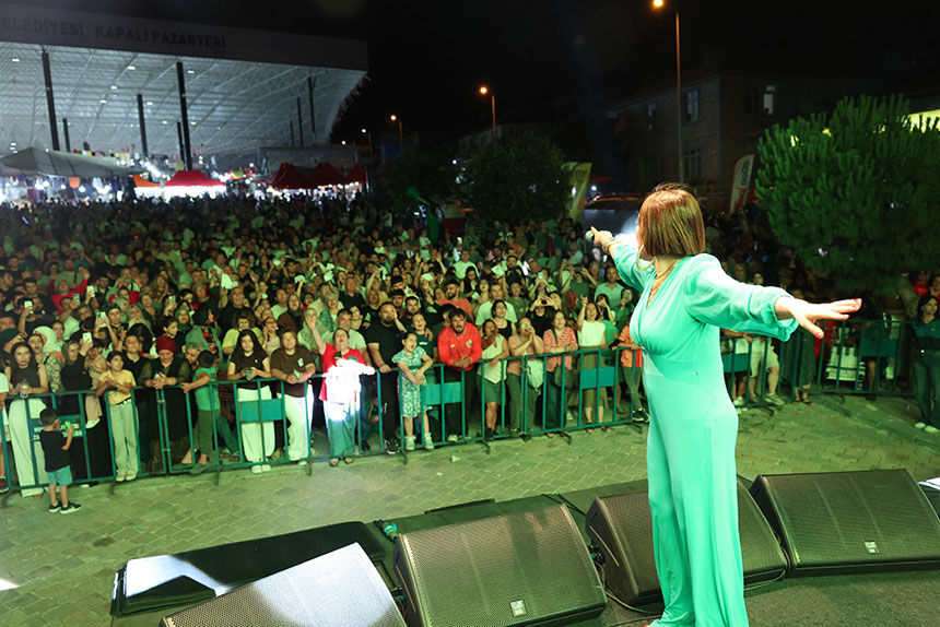 48 Geleneksel Honaz Kiraz Festivalinde Reyhan Karaca Ruzgari 3