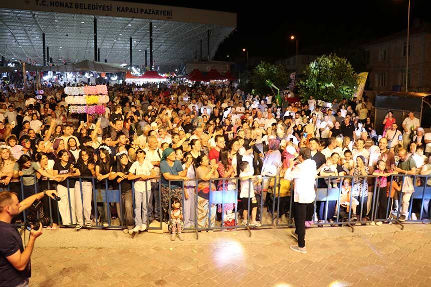 48 Honaz Kiraz Kultur Ve Sanat Festivali Basladi 5
