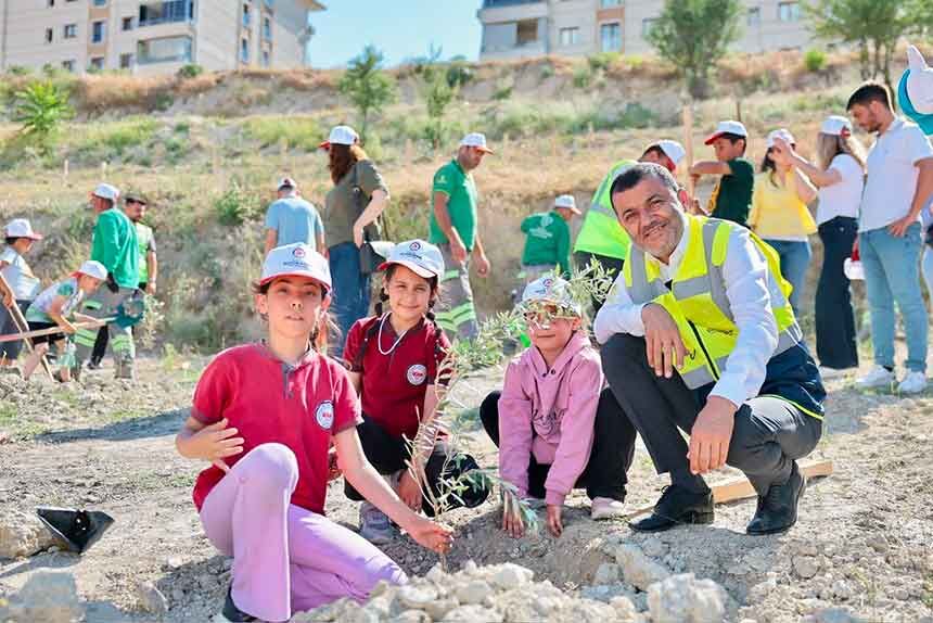 Baskan Cavusoglu Ve Minikler Gelecege Can Suyu Verdi 3