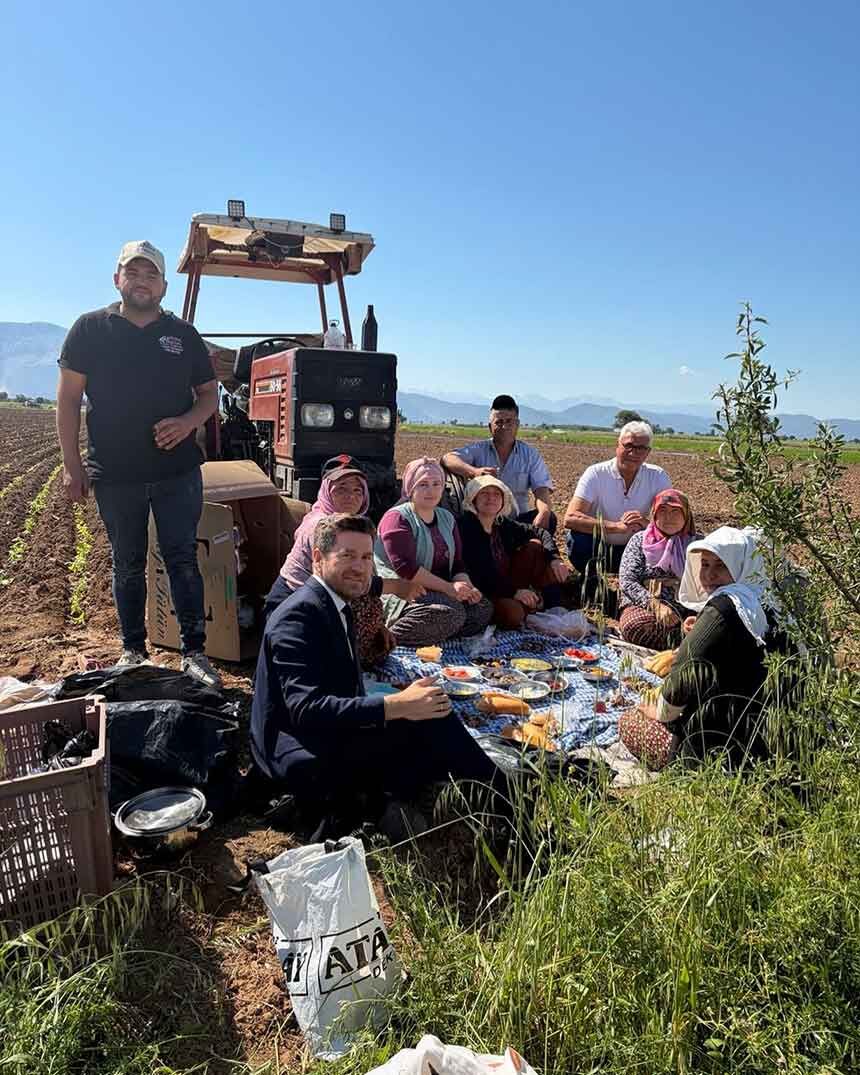 Baskan Tatik Tutun Dikimi Yapan Ciftcilerle Bir Araya Geldi 1