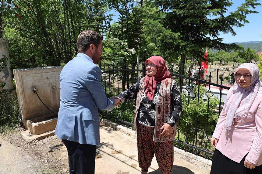 Baskan Tatiktan Sehit Ailelerine Anlamli Ziyaret 4