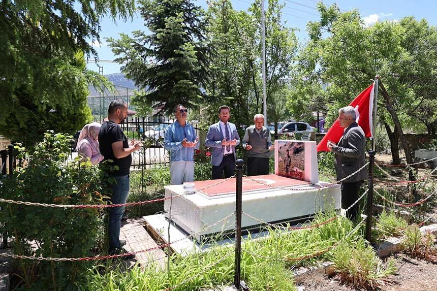 Baskan Tatiktan Sehit Ailelerine Anlamli Ziyaret