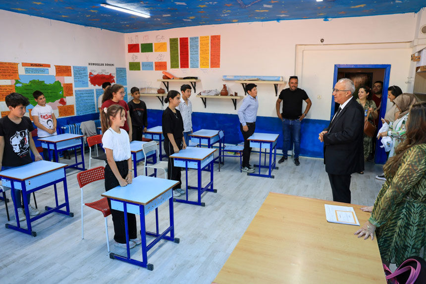 Cameli Belediye Baskani Cengiz Arslandan Okullara Karne Ziyareti3