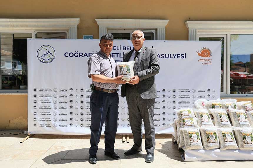 Cameli Belediyesinden Ureticiye 100 Hibeli Cografi Isaretli Cameli Fasulyesi Tohumu Destegi 5