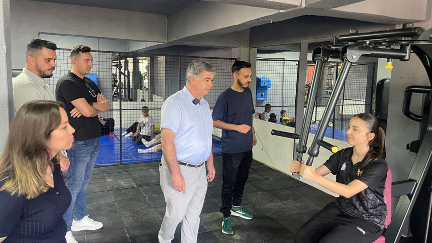 Cardak Belediyesi Fitness Salonunu Vatandasin Hizmetine Acti