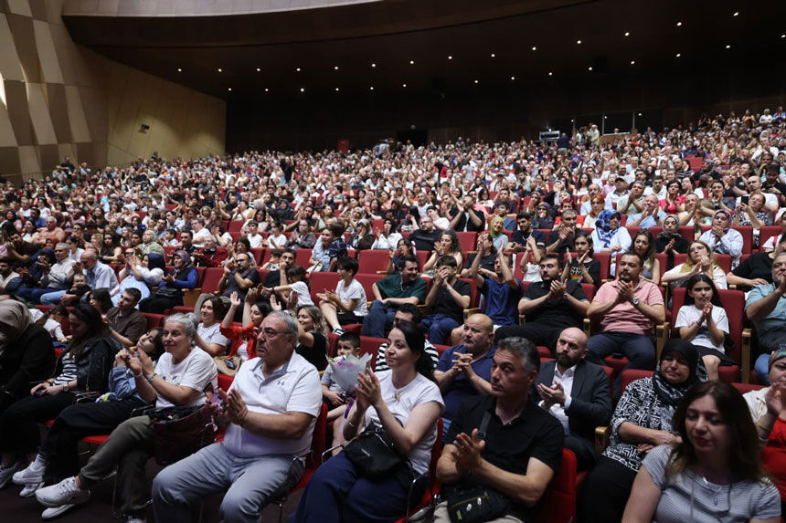 Denizli Buyuksehir Belediyesi Konservatuvarindan Halk Oyunlari Gosterisi Hasat Sahnelendi2