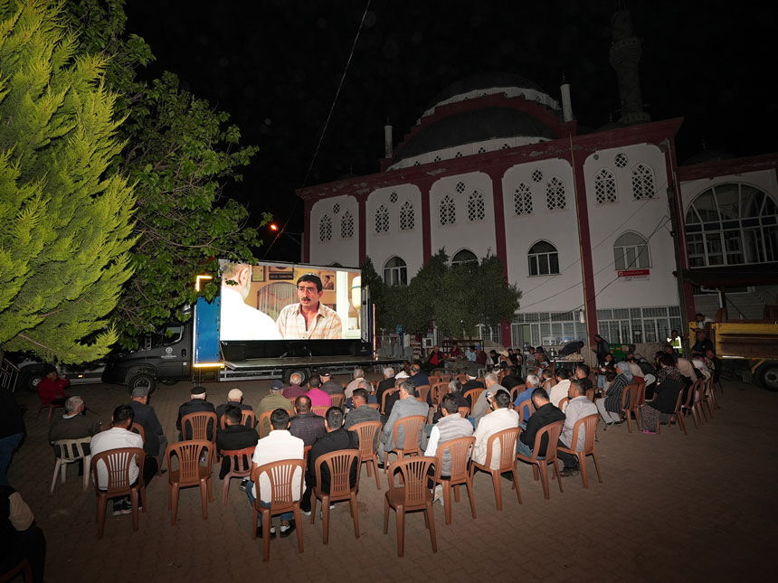 Denizli Buyuksehir Belediyesi Koyumde Sinema Gunleri Gosterimlerine Basladi3