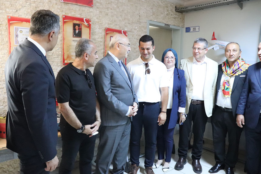 Denizlide Buyuk Gun 180 Bin Ogrenci Icin Yil Sonu Zili Caldi1