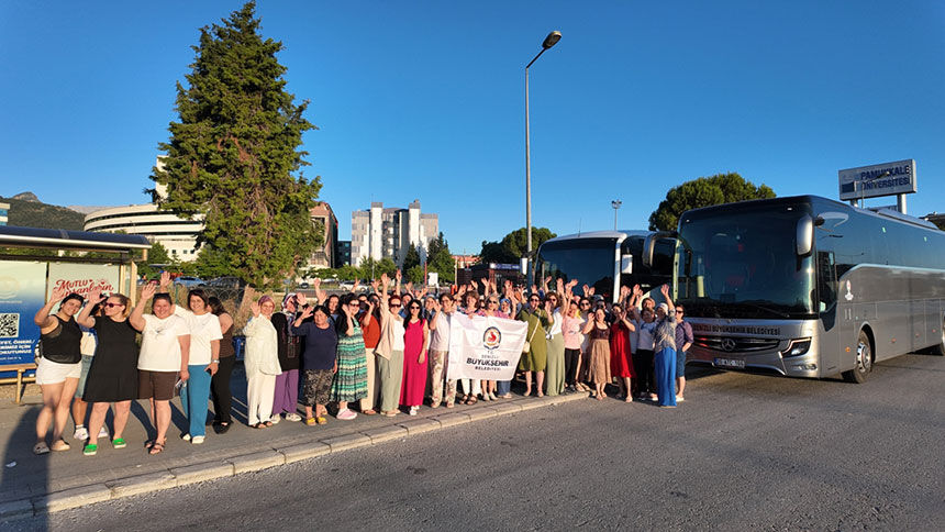 Denizlide Yuzme Ogrenen Kadinlar Denizle Bulustu 1