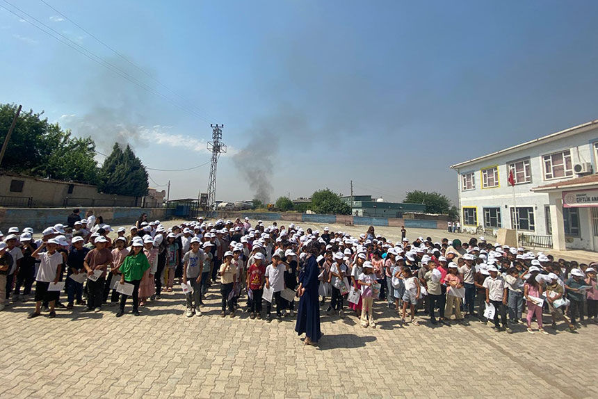 Denizliden Sirnaka Gonul Koprusu Camelinin Hayalimdeki Sapkasi Cocuklari Gulumsetti 4
