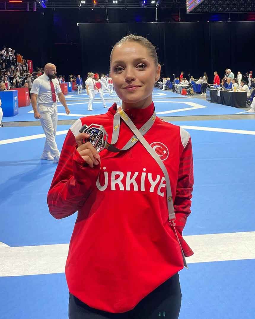 Denizlili Milli Taekwondocu Zehra Orhan Almanyadan Gumus Madalyayla Dondu 2