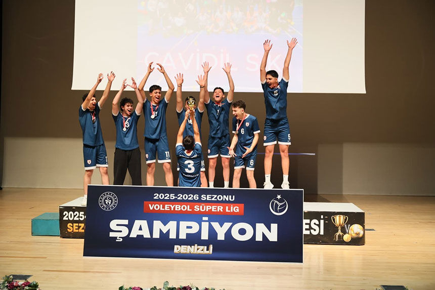 Filenin Sampiyonlari Kupalarina Kavustu 3