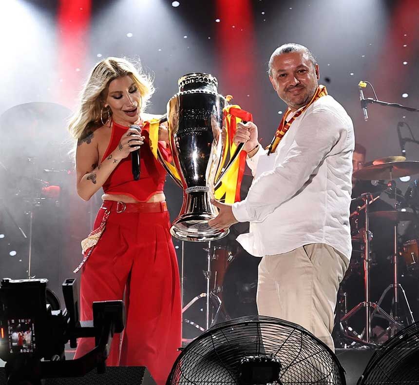 Galatasarayin Sampiyonluk Kupasi Ve Irem Derici Denizliyi Salladi 1
