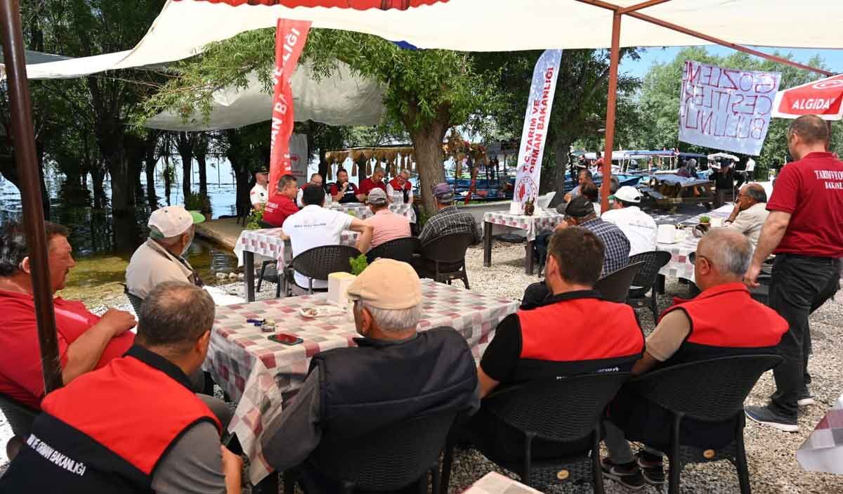 Isikli Golunde Av Sezonu Acildi Ilk Aglari Suya Birakildi 1