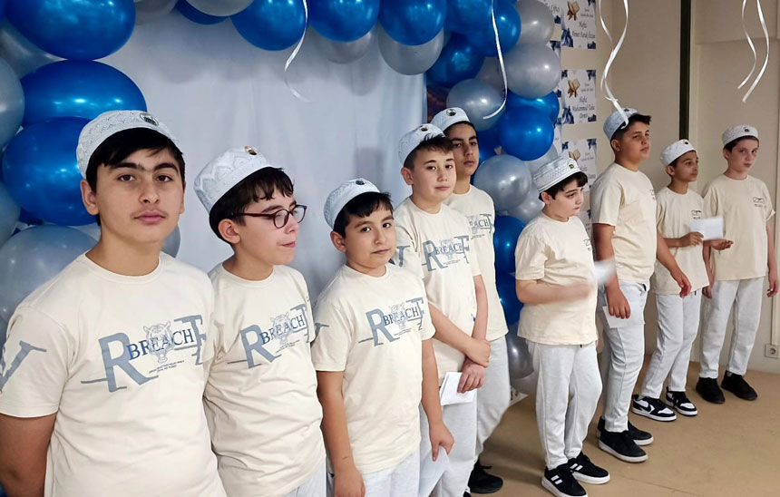 Pamukkalede Asirlik Gelenek Yasatildi Genc Hafizlar Gul Sulariyla Ugurlandi3