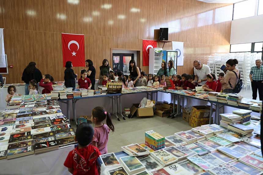 Tavas Kitap Fuarinda 39 Yazar Ve Sair Okurlariyla Bulusuyor 4
