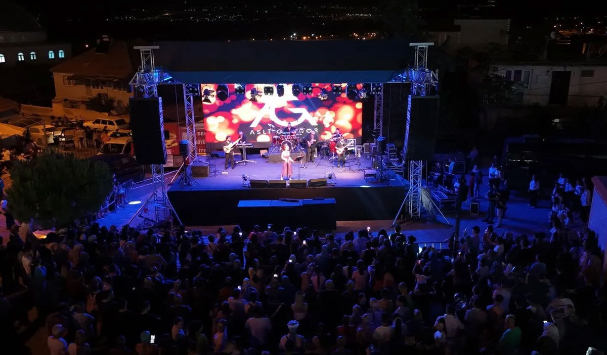 48 Geleneksel Honaz Kiraz Festivalinde Asli Gungor Ruzgari Esti 4