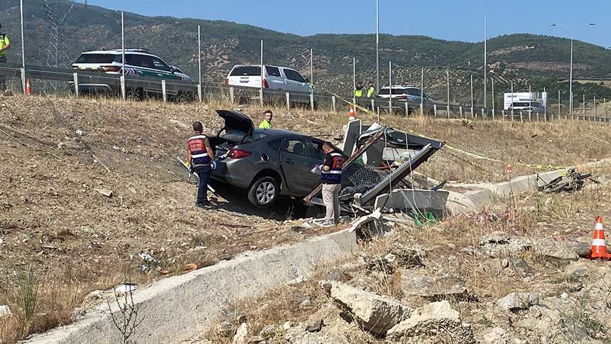 Aydin Denizli Otoyolunda Feci Kaza Kulubede Nobet Tutan Bekci Yasamini Yitirdi 1
