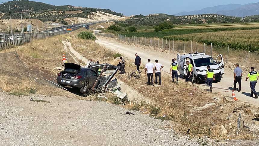 Aydin Denizli Otoyolunda Feci Kaza Kulubede Nobet Tutan Bekci Yasamini Yitirdi 2