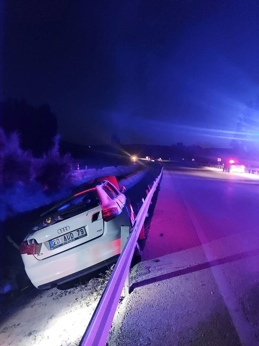 Bariyerlere Carpip Refuje Giren Otomobilde 1 Oldu 3 Yaralandi 1