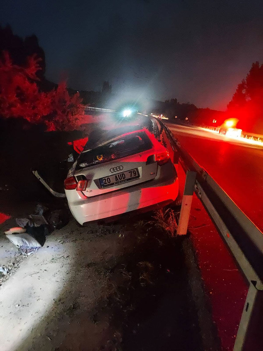 Bariyerlere Carpip Refuje Giren Otomobilde 1 Oldu 3 Yaralandi 2