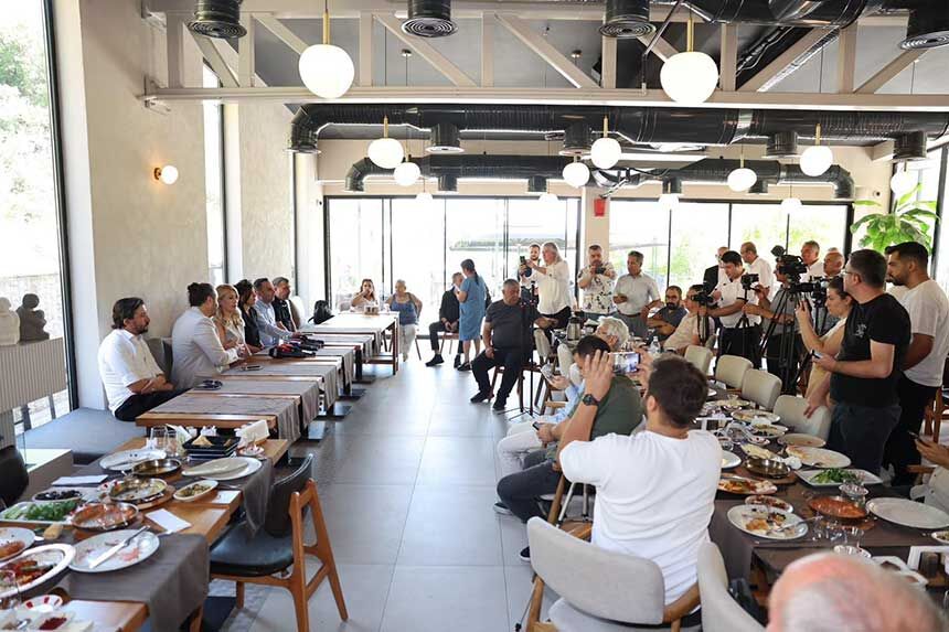 Baskan Dogan Basin Mensuplariyla Bulustu