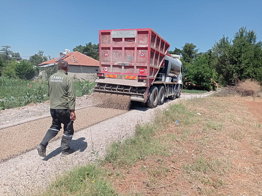Camelinin 3 Mahallesinde Asfalt Hamlesi Baskan Arslan Calismalari Yerinde Inceledi 1