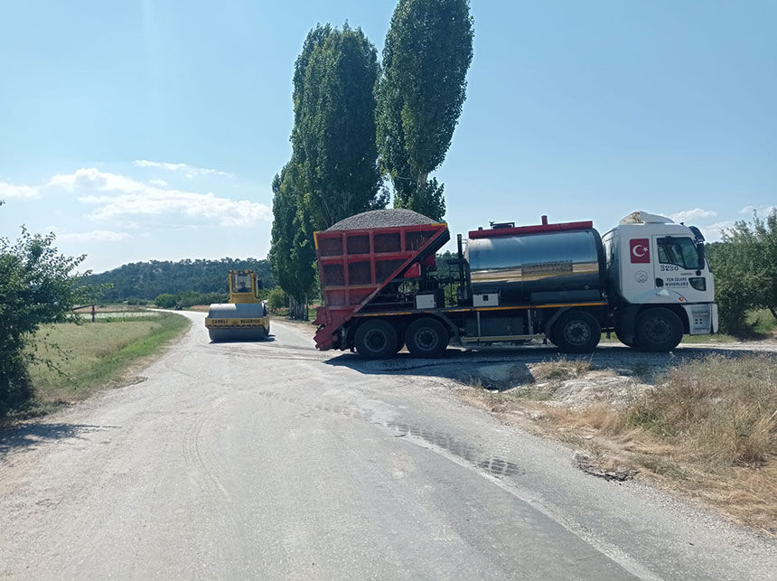 Camelinin 3 Mahallesinde Asfalt Hamlesi Baskan Arslan Calismalari Yerinde Inceledi 2