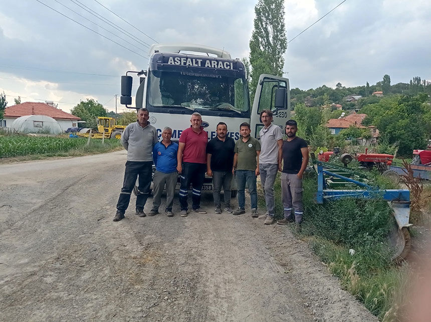 Camelinin 3 Mahallesinde Asfalt Hamlesi Baskan Arslan Calismalari Yerinde Inceledi 3