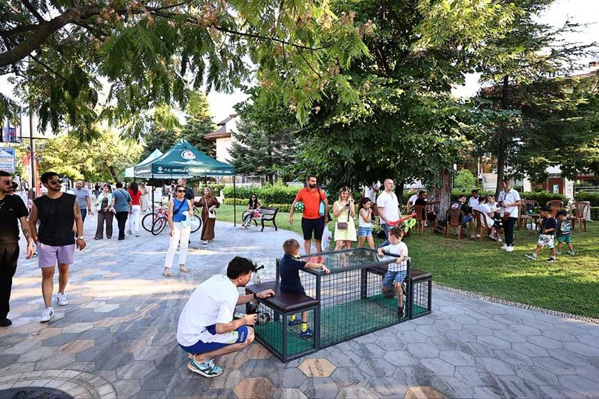 Camlik Bulvarinda Pazar Keyfi 1