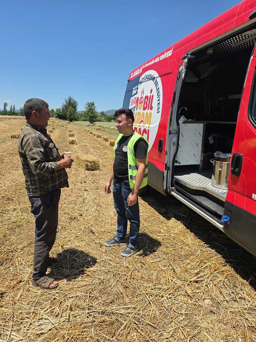 Denizli Buyuksehir Belediyesinden Tarim Iscilerine Mobil Ikram Destegi