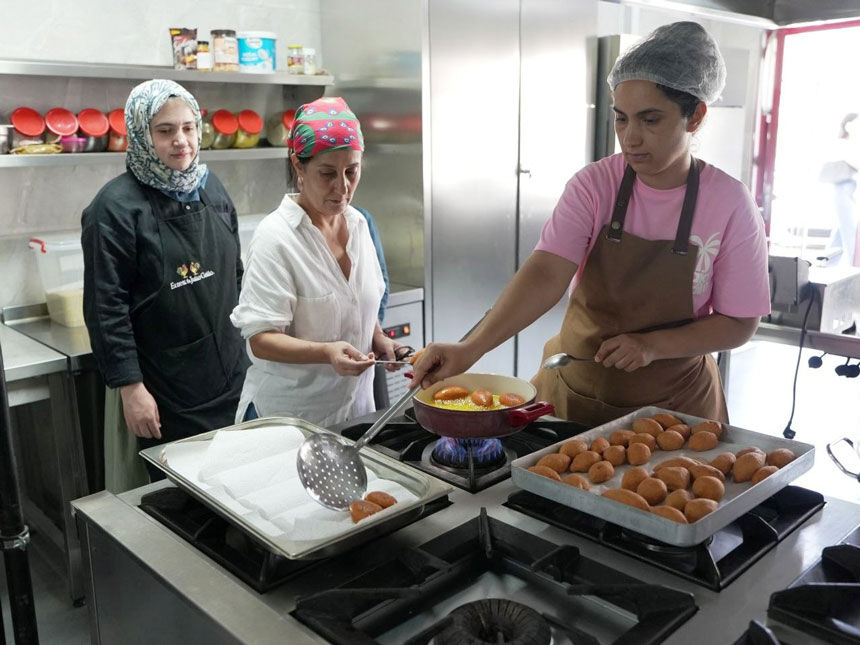 Denizli Buyuksehir Ve Halk Egitimden Ucretsiz Asci Cirakligi Kursu3