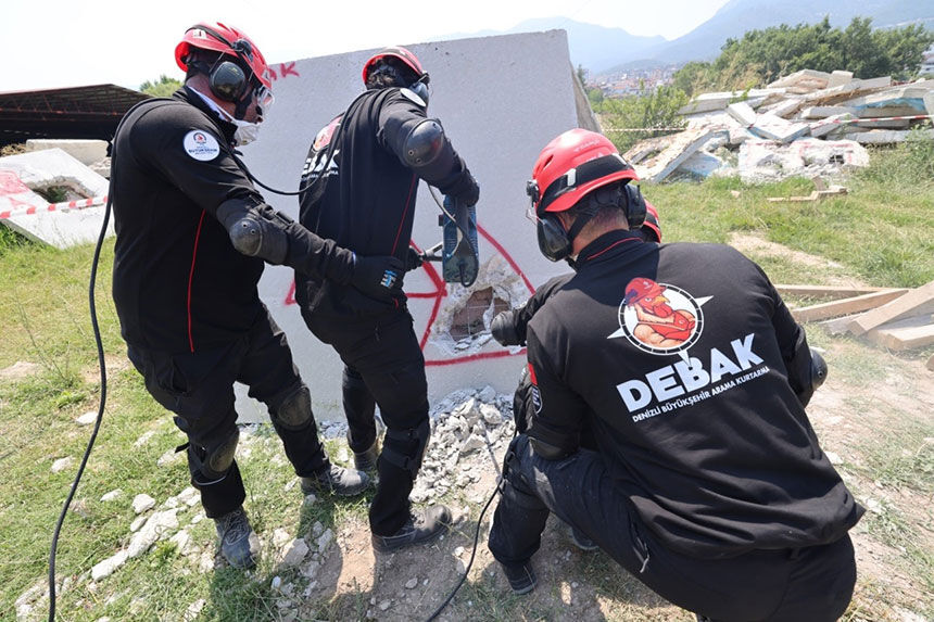 Denizli Buyuksehirin Gonullu Ekibi Artik Turkiyenin Afetlerinde Gorev Alacak 5