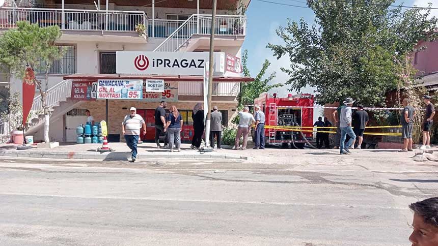 Denizli Pinarkentte Korkutan Yangin Bahce Atesi Ev Ve Tup Deposuna Sicradi 1
