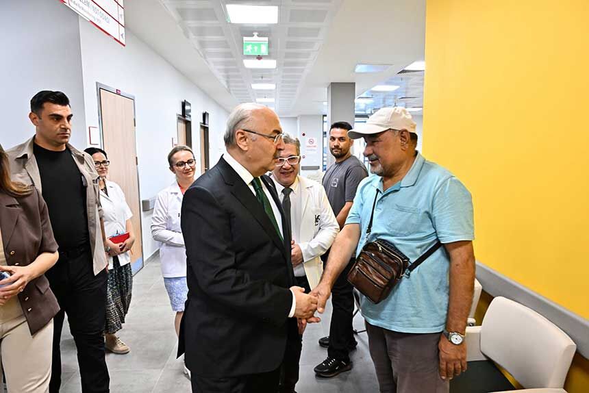Denizli Valisi Kosger Acil Durum Hastanesini Inceledi Ilk Dogan Bebege Anlamli Ziyaret 1