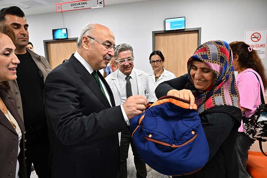 Denizli Valisi Kosger Acil Durum Hastanesini Inceledi Ilk Dogan Bebege Anlamli Ziyaret 3