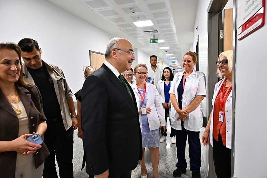 Denizli Valisi Kosger Acil Durum Hastanesini Inceledi Ilk Dogan Bebege Anlamli Ziyaret 4