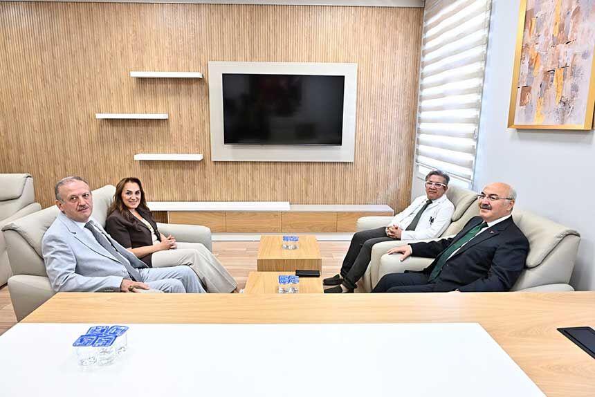 Denizli Valisi Kosger Acil Durum Hastanesini Inceledi Ilk Dogan Bebege Anlamli Ziyaret 5