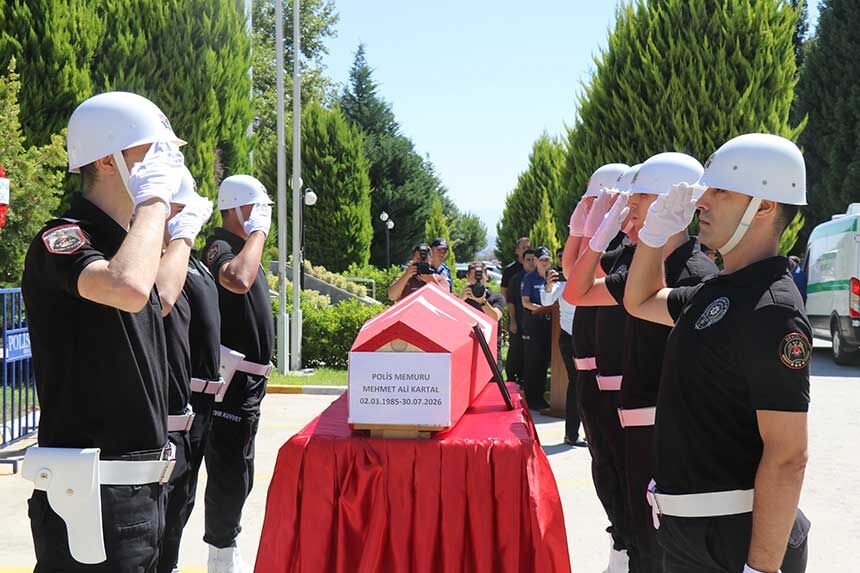 Denizlide Hayatini Kaybeden Polisi Memuru Mehmet Ali Kartal Icin Toren Duzenlendi 3