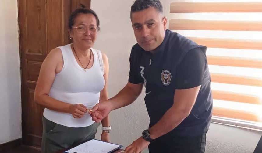 Denizlide Insanlik Olmedi Dedirten Olay Pazarda Kaybolan Altin Bilezigi Esnaf Bulup Teslim 1