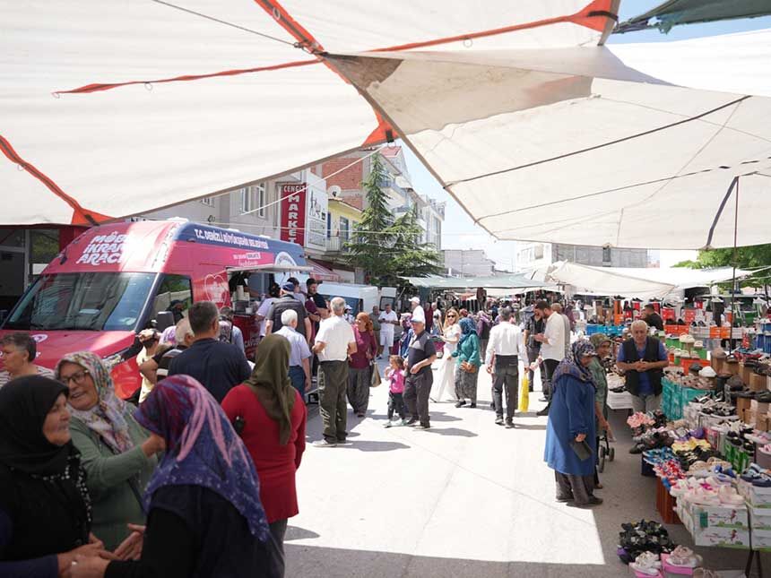 Denizlide Pazar Yerlerinde Hem Gonuller Hem De Kulaklar Senleniyor 2