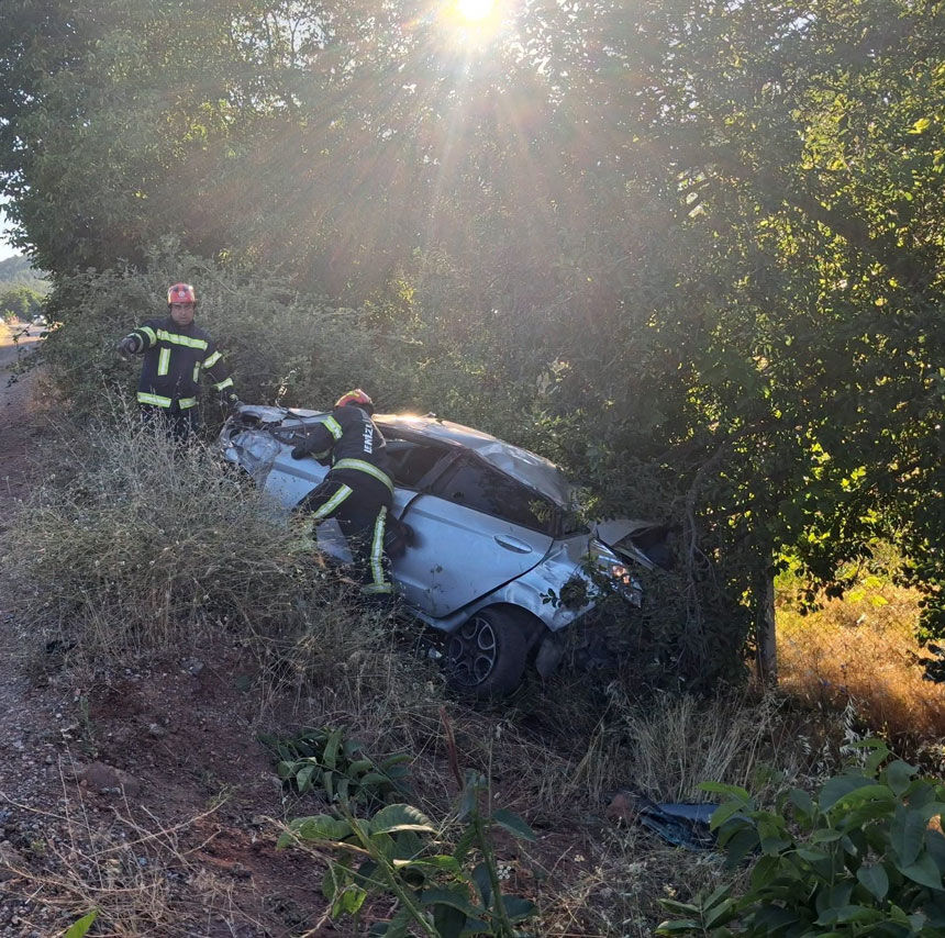 Denizlide Sarampole Devrilen Otomobildeki 23 Yasindaki Omer Yasamini Yitirdi2