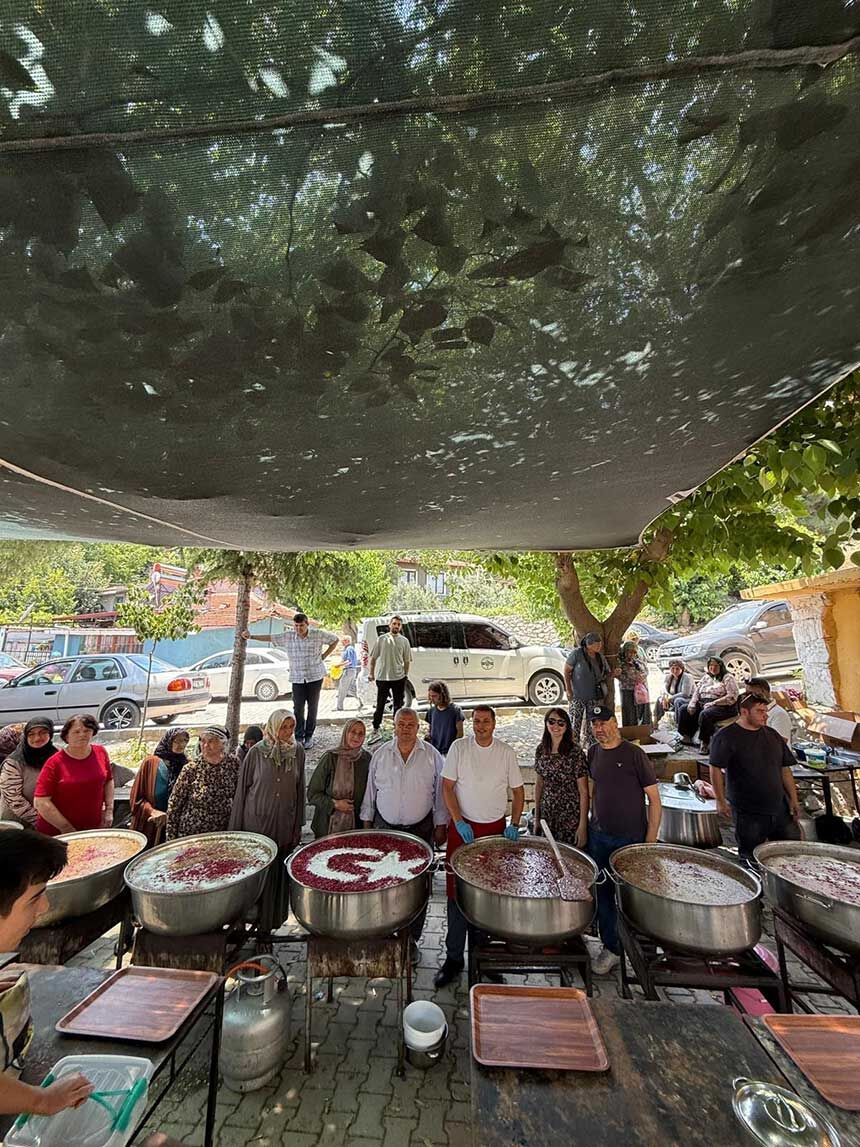 Guroluk Mahallesinde 34 Yillik Asure Gelenegi Yasatiliyor 1