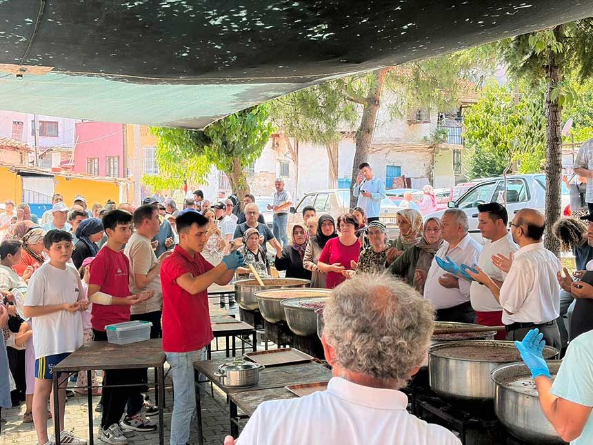 Guroluk Mahallesinde 34 Yillik Asure Gelenegi Yasatiliyor 3
