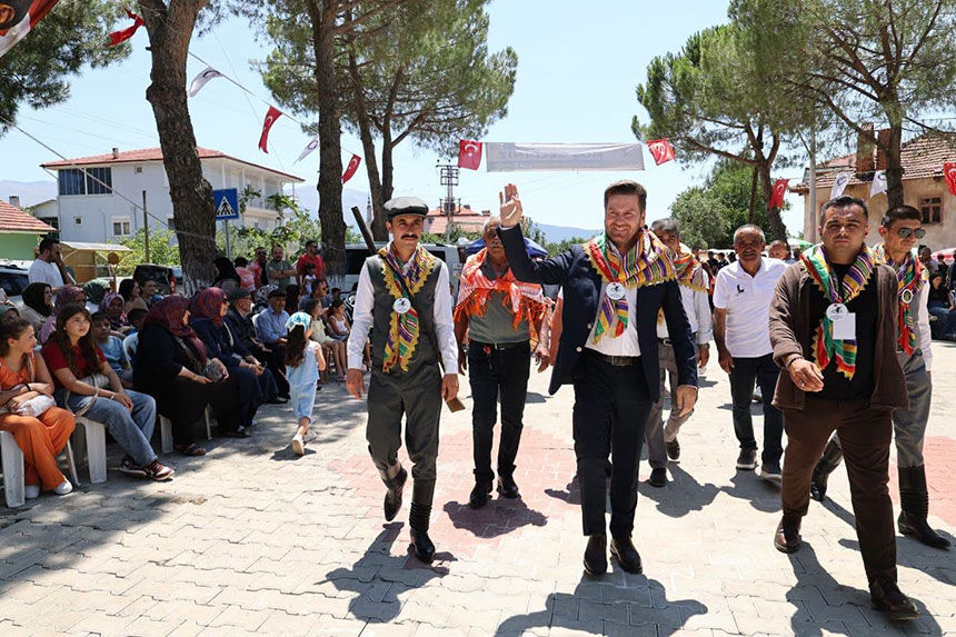 10 Cagirgan Yoruk Turkmen Senligi Binleri Bulusturdu 12