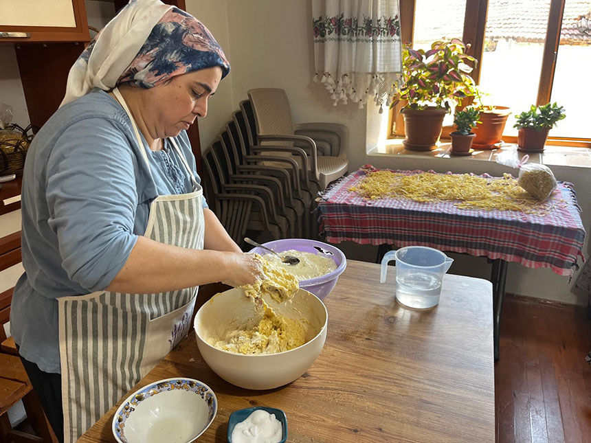 Buldanda Kislik Hazirliklari Basladi Tarhana Ve Eristeler Buldan Bezinde Saklaniyor 2