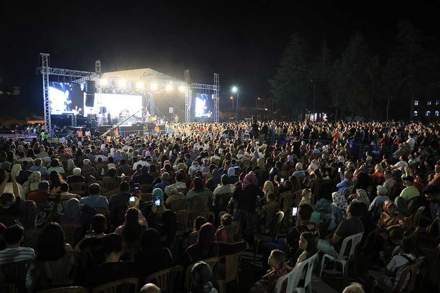 Cameli Festivalinde Gorkemli Kapanis Tugba Yurt Konseriyle Unutulmaz Gece 1